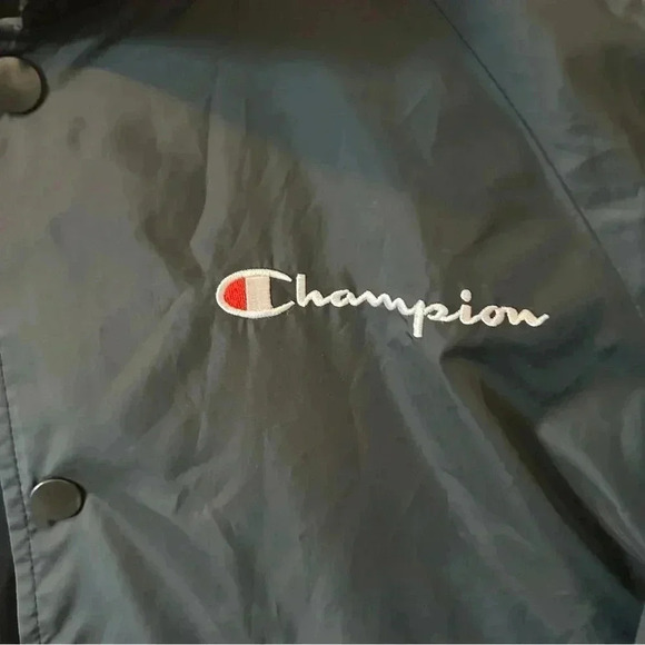Champion Women’s Cropped Lightweight Sporty Windbreaker Boxy Jacket Black Small - Picture 6 of 10